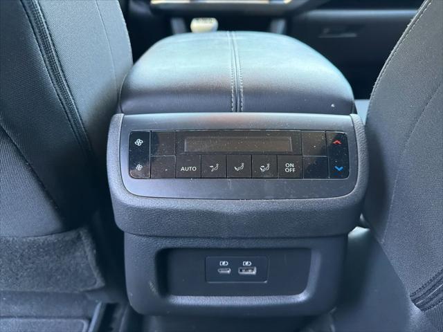 2025 Nissan Pathfinder SV FWD