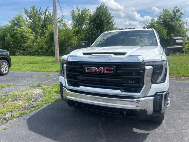2025 GMC Sierra 3500HD 4WD Crew Cab Long Bed Pro