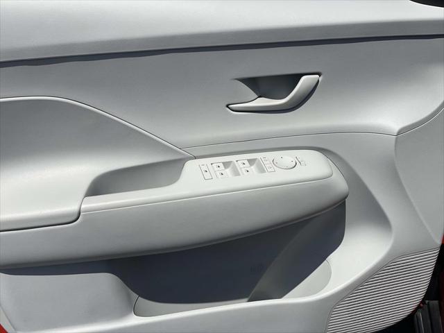 2025 Hyundai Kona SE
