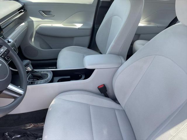 2025 Hyundai Kona SE