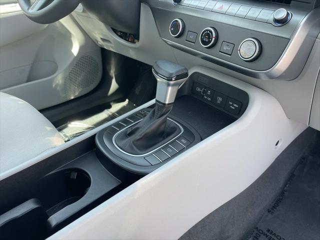 2025 Hyundai Kona SE