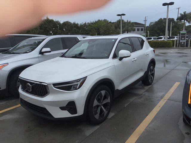 2025 Volvo XC40 B5 Plus Bright Theme for sale in NAPLES, FL