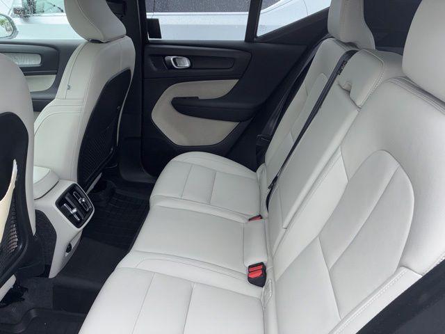 2025 Volvo XC40 B5 Plus Bright Theme