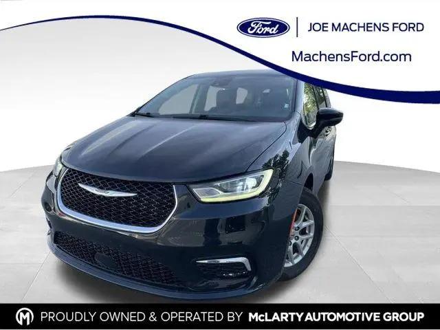 2023 Chrysler Pacifica Touring L for sale in Columbia, MO