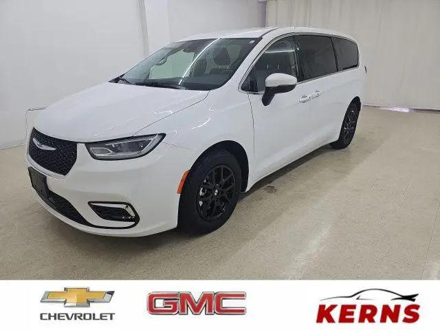 2023 Chrysler Pacifica Touring L for sale in Celina, OH
