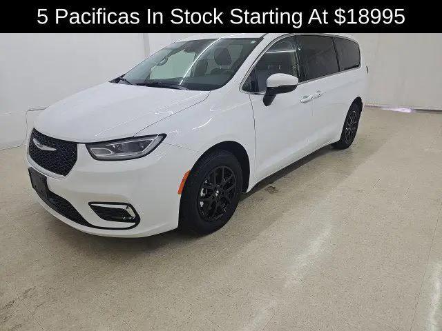 2023 Chrysler Pacifica Touring L for sale in Celina, OH