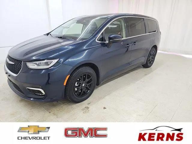 2023 Chrysler Pacifica Touring L for sale in Celina, OH