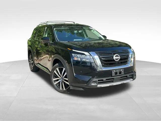 2025 Nissan Pathfinder Platinum 4WD for sale in Des Moines, IA