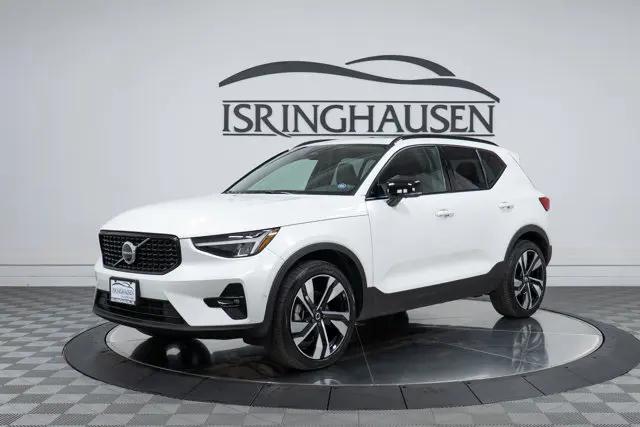 2023 Volvo XC40 B5 Ultimate Dark Theme for sale in Springfield, IL