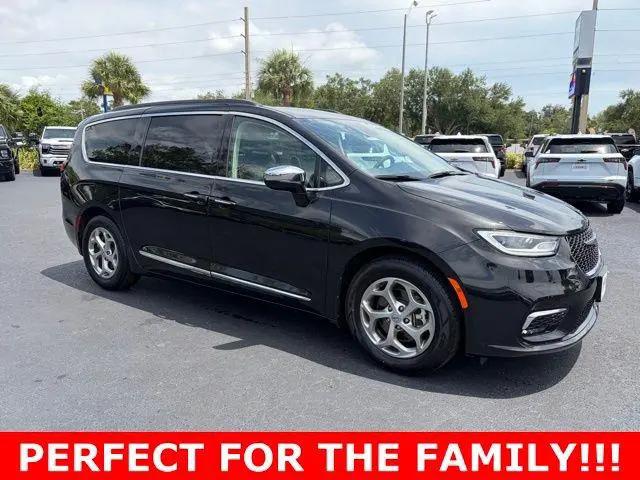 2023 Chrysler Pacifica Limited for sale in Bradenton, FL
