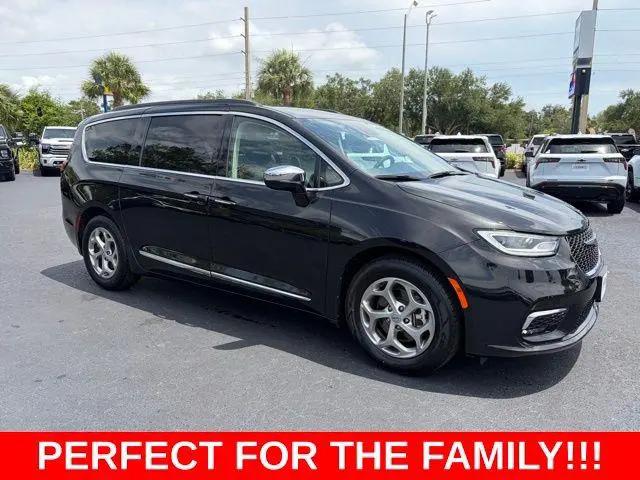 2023 Chrysler Pacifica Limited for sale in Bradenton, FL