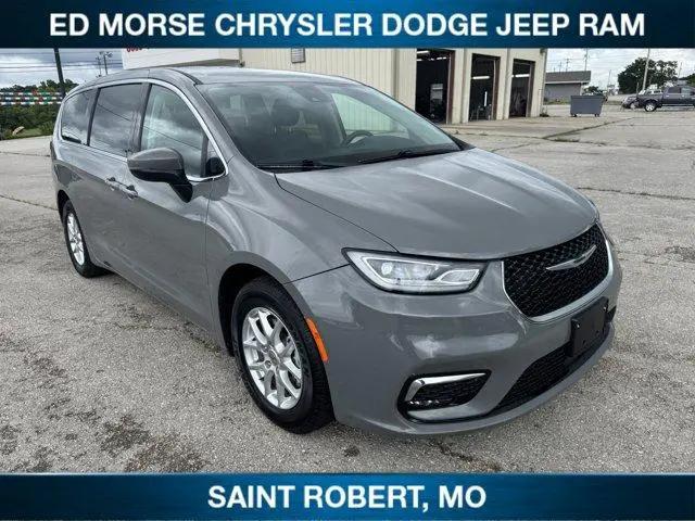 2023 Chrysler Pacifica Touring L for sale in Saint Robert, MO