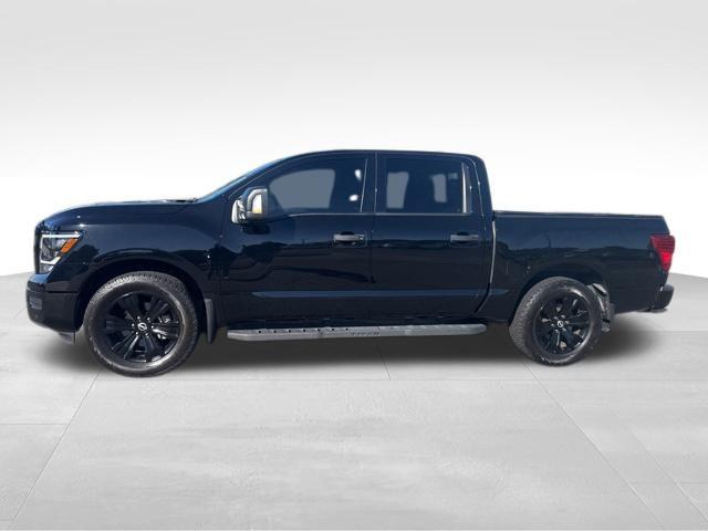 2023 Nissan Titan Crew Cab SV 4x4