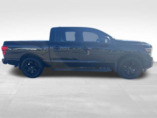 2023 Nissan Titan Crew Cab SV 4x4