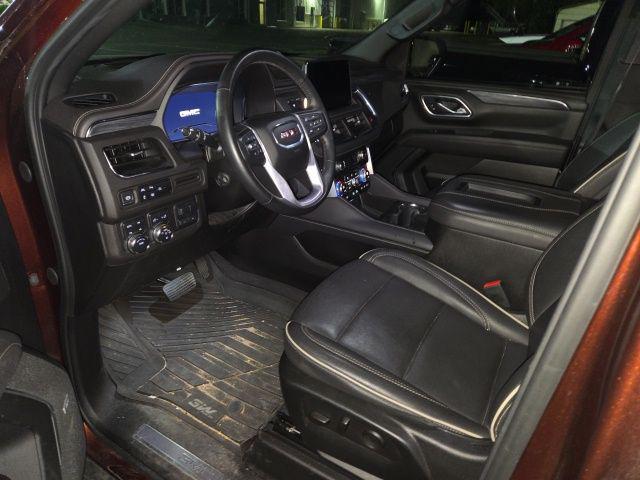 2023 GMC Yukon XL 4WD SLT