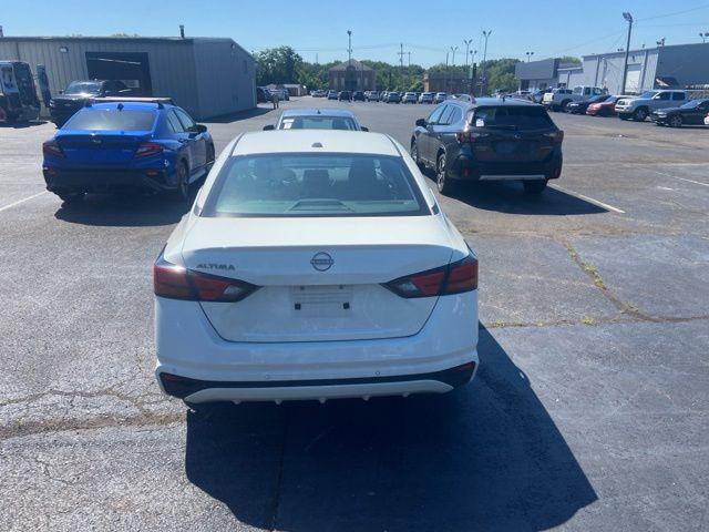 2025 Nissan Altima SV FWD