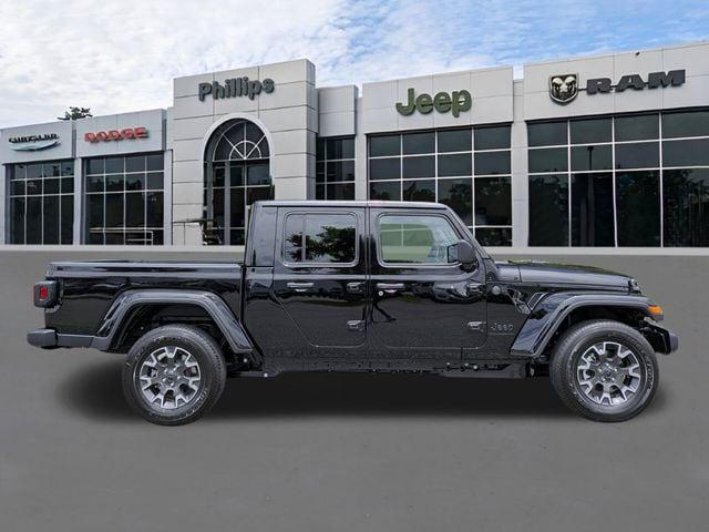 2026 Jeep Gladiator GLADIATOR SAHARA 4X4 2026 Jeep Gladiator GLADIATOR SAHARA 4X4