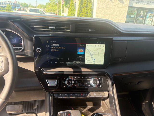 2023 GMC Sierra 1500 4WD Crew Cab Short Box AT4