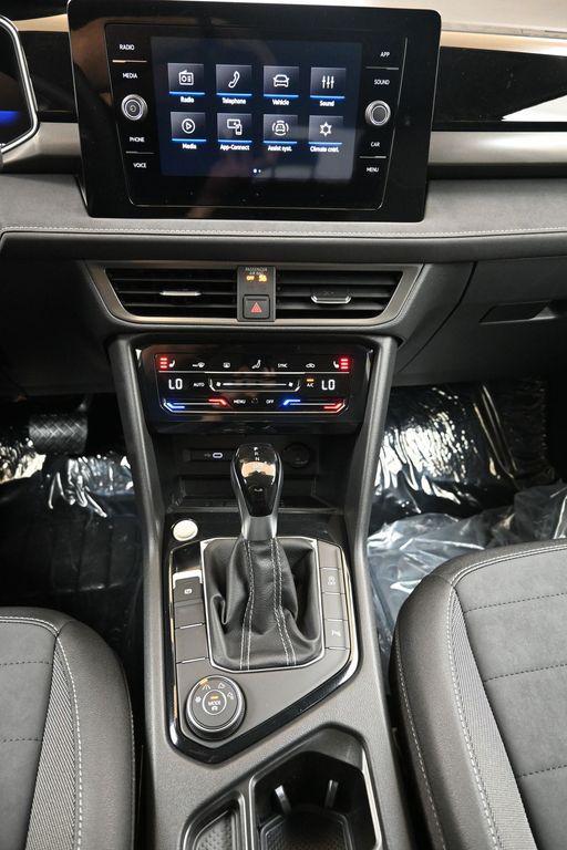 2026 Volkswagen Taos SE Black