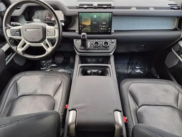 2023 Land Rover Defender 130 X-Dynamic SE