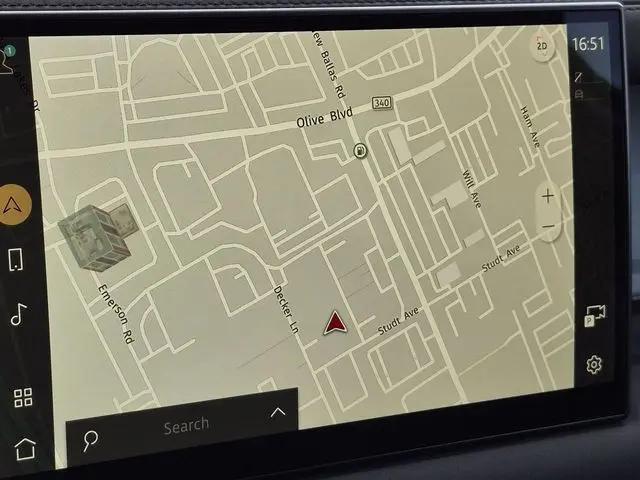 2023 Land Rover Defender 130 X-Dynamic SE
