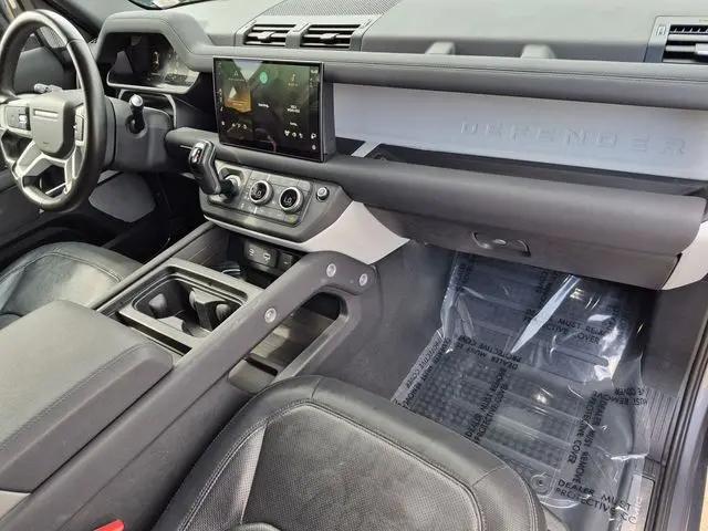 2023 Land Rover Defender 130 X-Dynamic SE