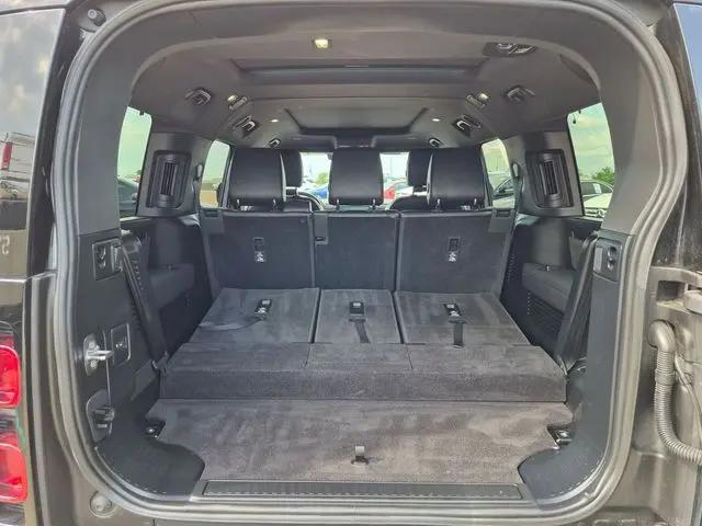 2023 Land Rover Defender 130 X-Dynamic SE