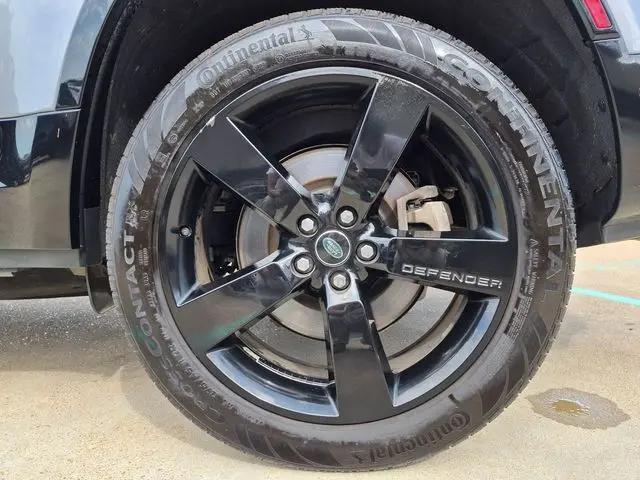 2023 Land Rover Defender 130 X-Dynamic SE