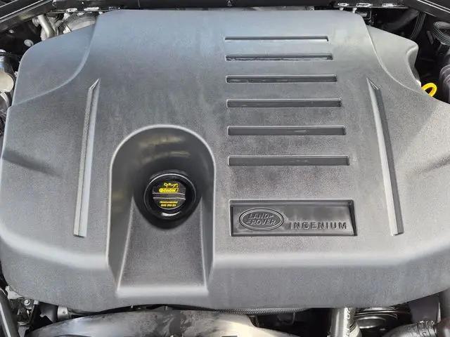 2023 Land Rover Defender 130 X-Dynamic SE