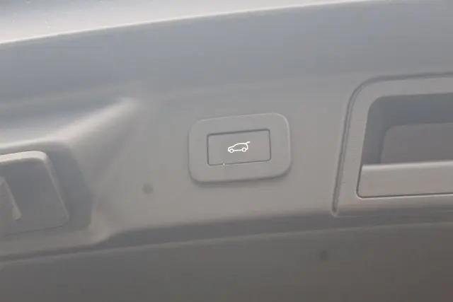 2026 Land Rover Range Rover Velar S