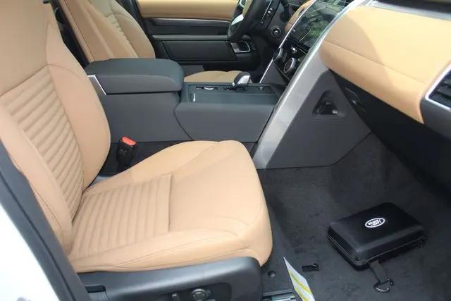 2025 Land Rover Discovery P360 Metropolitan Edition