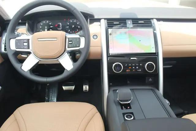 2025 Land Rover Discovery P360 Metropolitan Edition