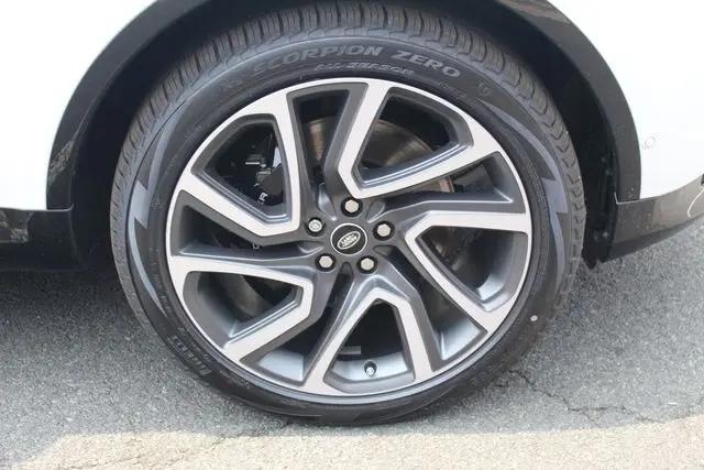 2025 Land Rover Discovery P360 Metropolitan Edition