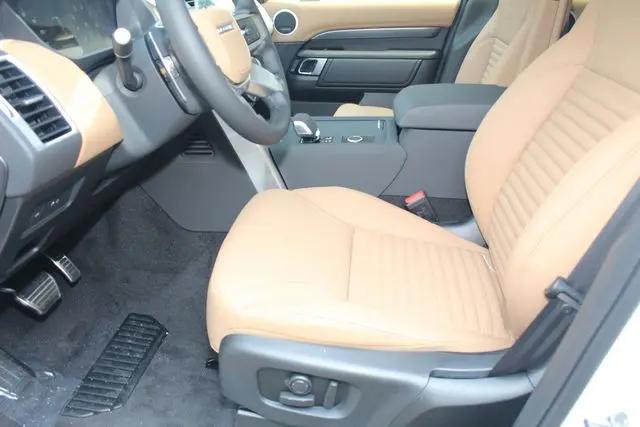 2025 Land Rover Discovery P360 Metropolitan Edition