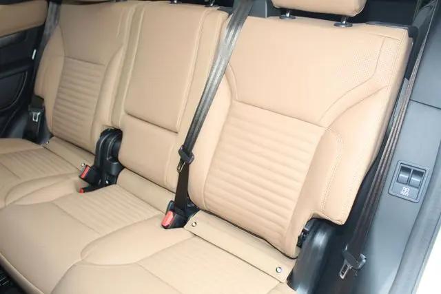 2025 Land Rover Discovery P360 Metropolitan Edition