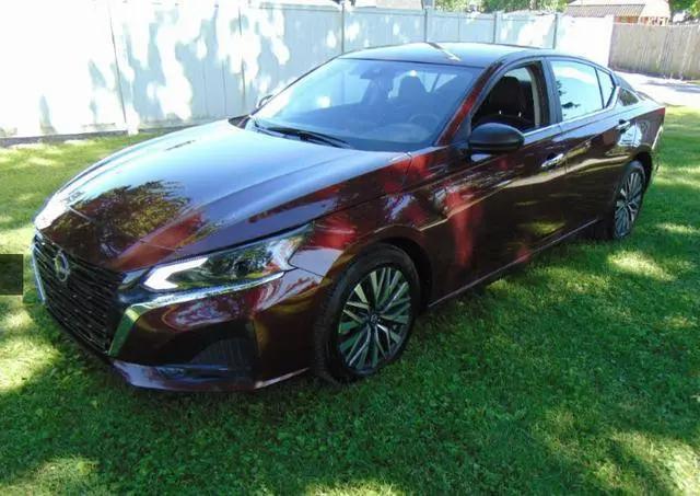 2025 Nissan Altima SV FWD