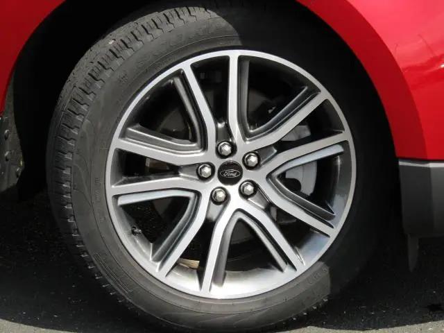 2024 Ford Edge Titanium