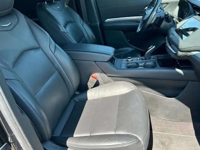 2023 Cadillac XT4 FWD Premium Luxury