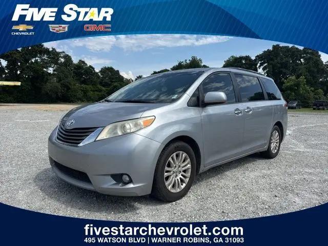 2013 Toyota Sienna XLE V6 8 Passenger for sale in Warner Robins, GA