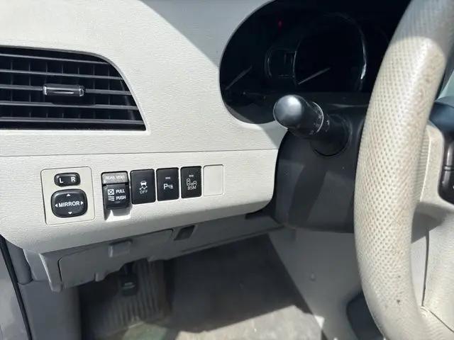 2013 Toyota Sienna XLE V6 8 Passenger