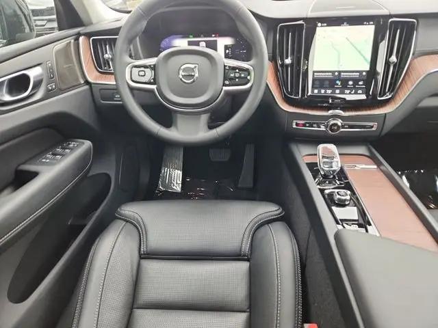 2024 Volvo XC60 Recharge T8 Ultimate Dark Theme