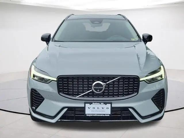 2024 Volvo XC60 Recharge T8 Ultimate Dark Theme