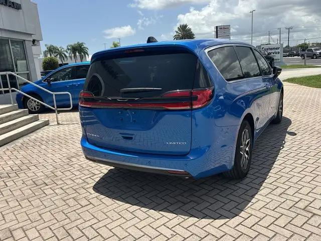 2027 Chrysler Pacifica Limited