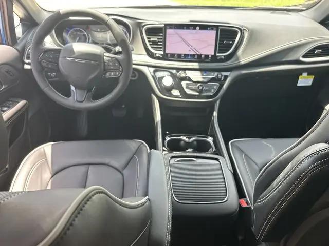2027 Chrysler Pacifica Limited