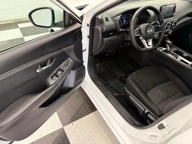 2024 Nissan Sentra SV Xtronic CVT