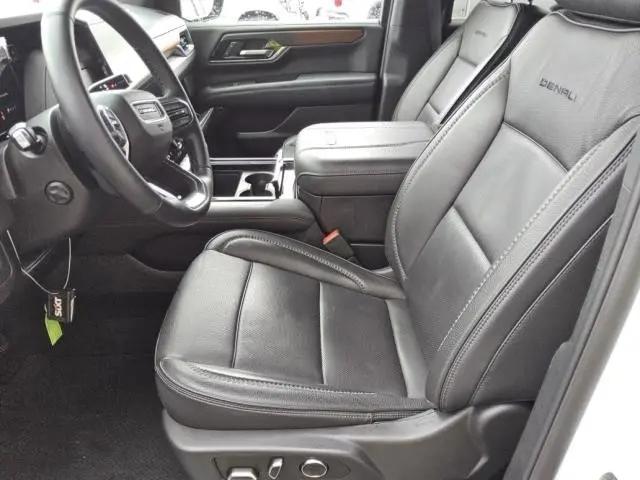 2025 GMC Yukon XL 4WD Denali