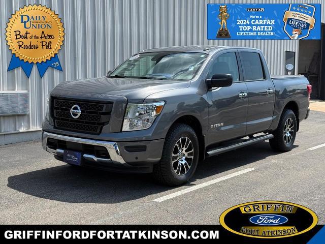 2021 Nissan Titan Crew Cab SV 4x4 for sale in Fort Atkinson, WI