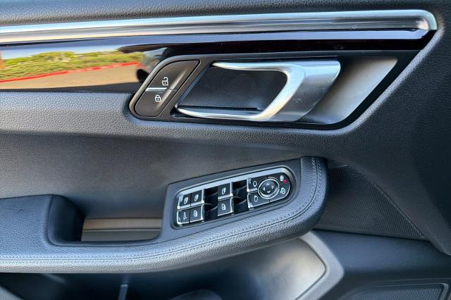 2021 Porsche Macan Base