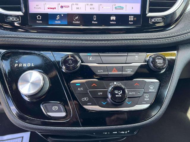 2022 Chrysler Pacifica Hybrid Touring L