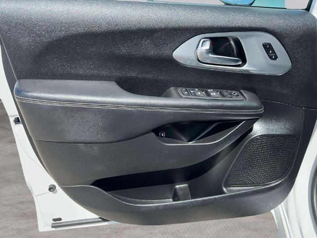 2022 Chrysler Pacifica Hybrid Touring L